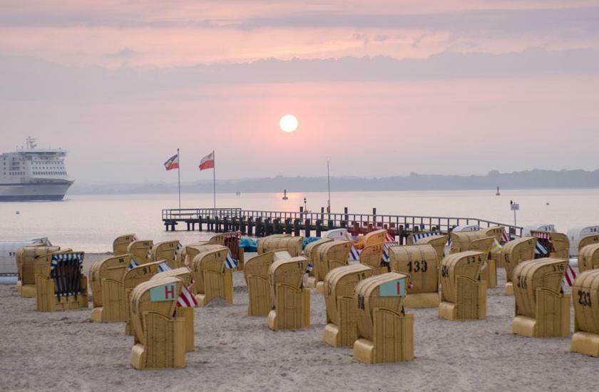 Seaside Mit Ostseeblick Lübeck Exteriör bild